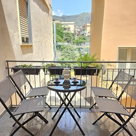 公寓 Beautiful Naxos House *